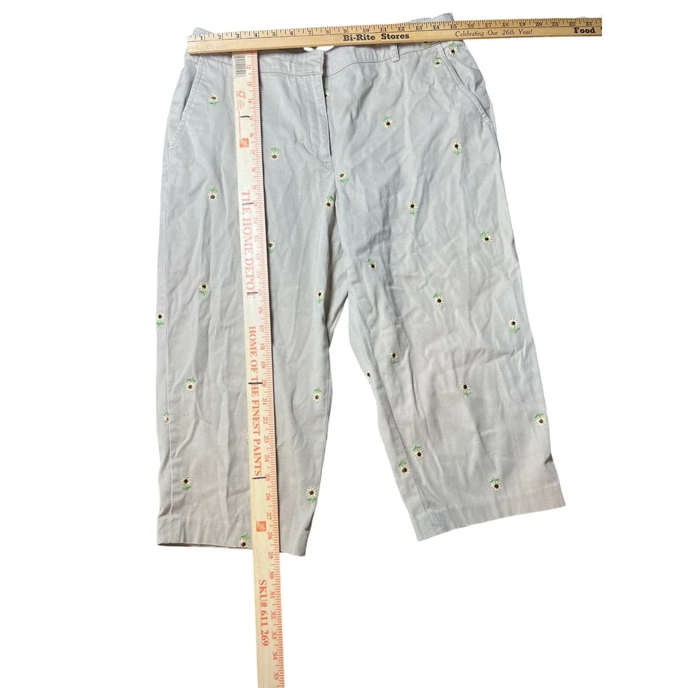 Briggs New York Womens Capri Pants Embroidered Floral Beige Size‎ 10P